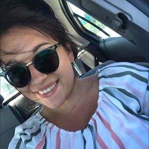 Meet your Posher, Andrea